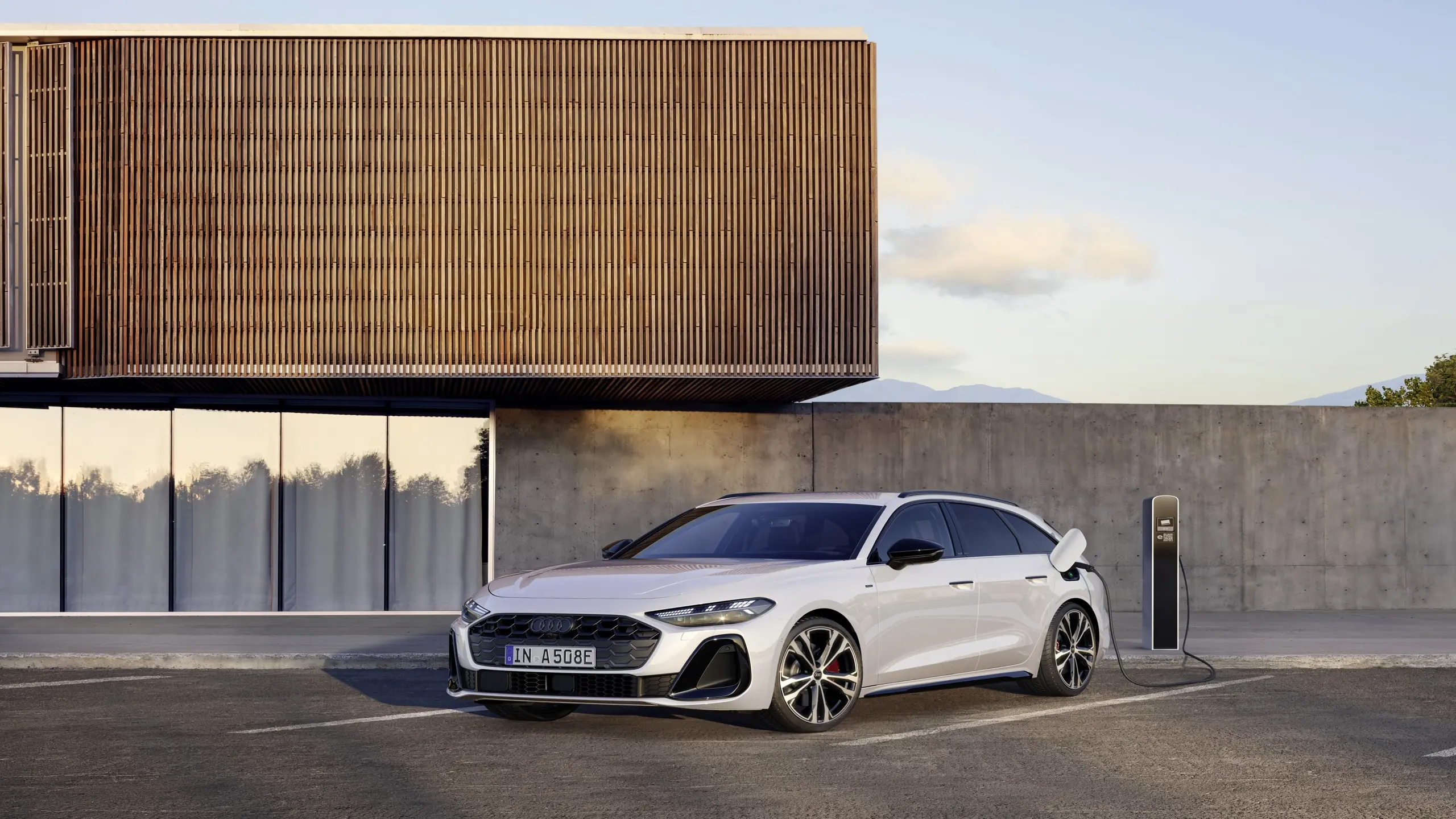 Take off electrically: The new Audi A5 plug-in hybrid models Avant and Sedan