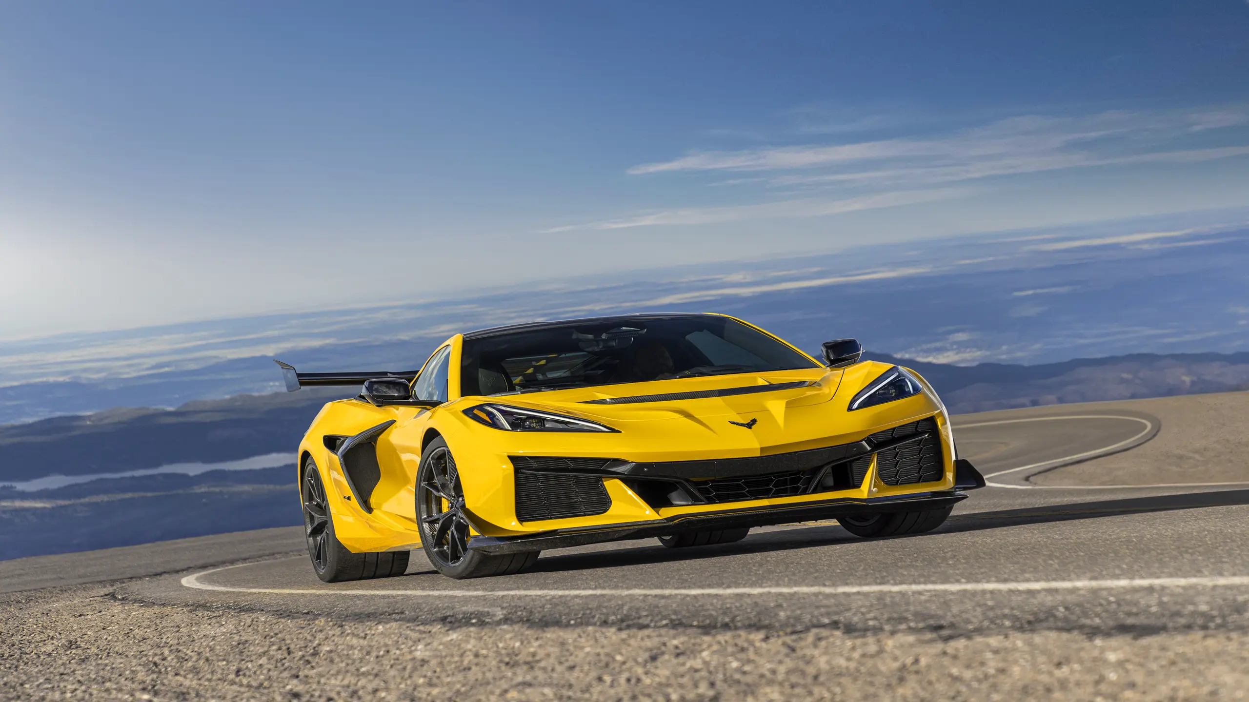 Chevrolet Corvette ZR1 2025: una leggenda rinata