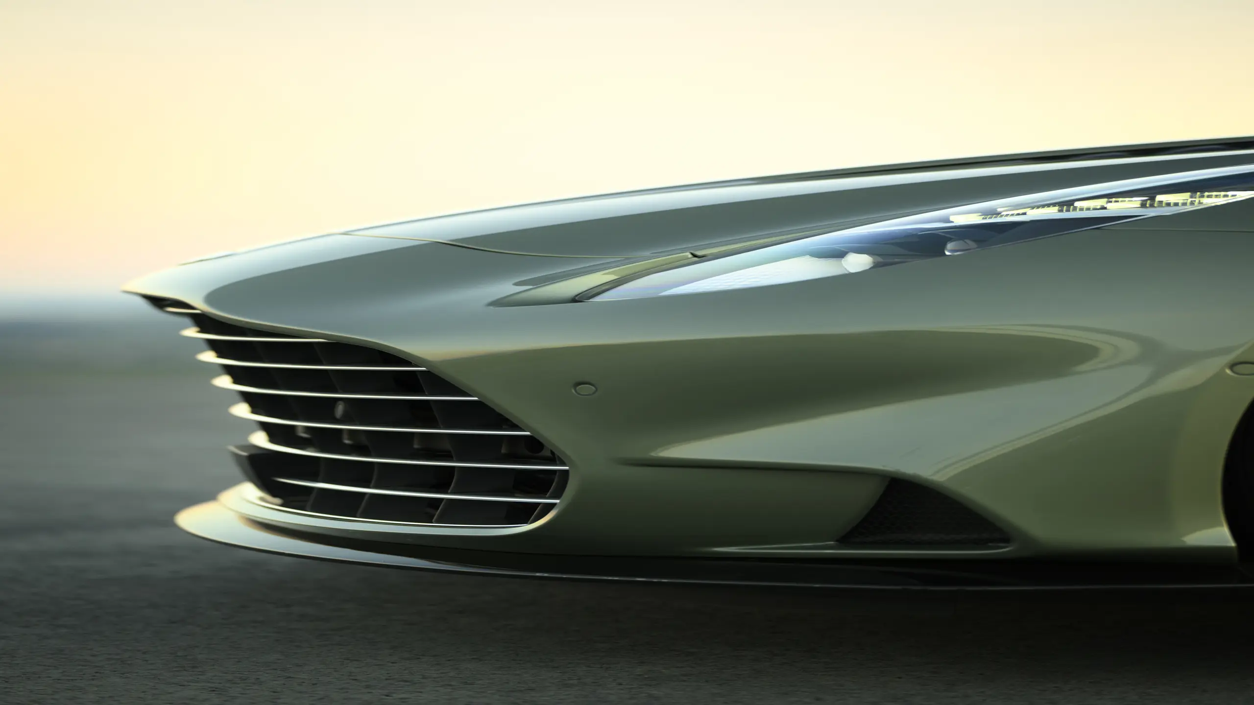 Aston Martin Vanquish Volante_24.jpg