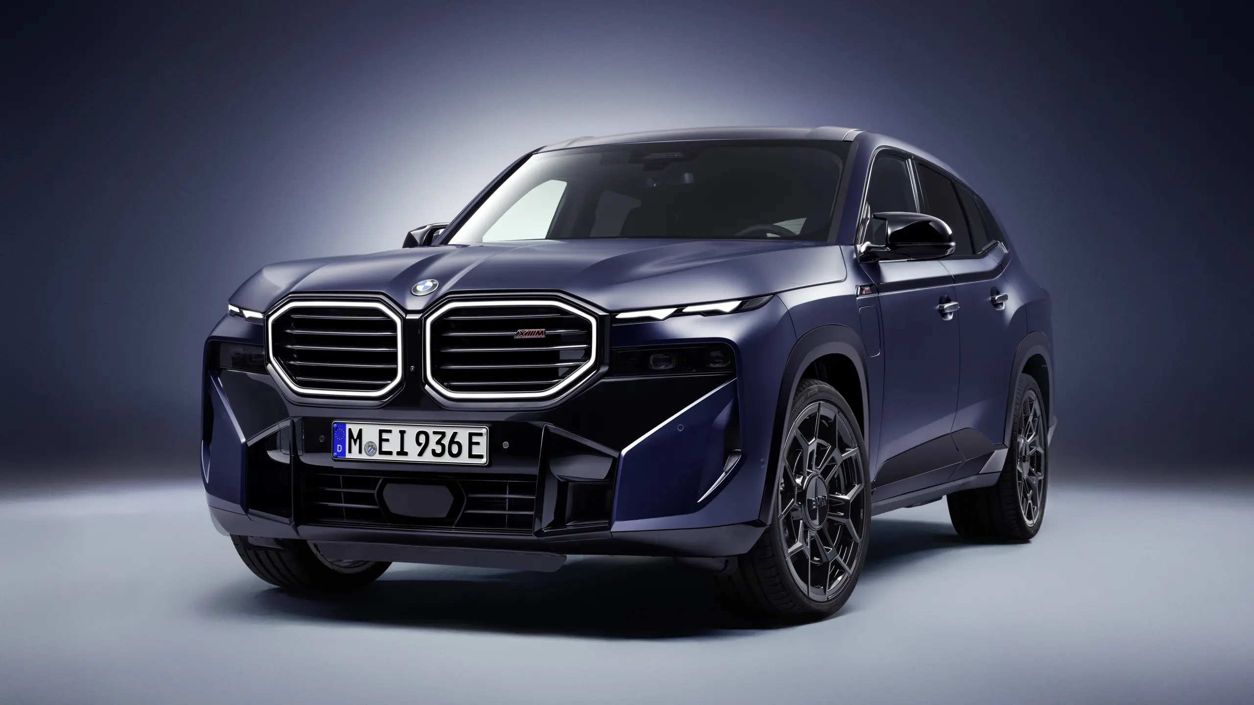 From 3 to a perfect 2: The new BMW XM portfolio featuring the BMW XM Label and BMW XM 50e