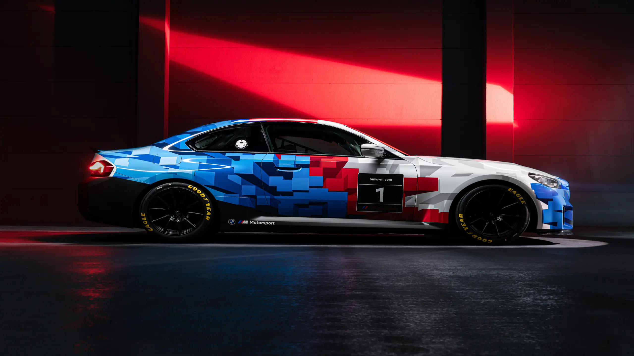 The powerful entry-level model for the racetrack: The new BMW M2 Racing is ready to race!