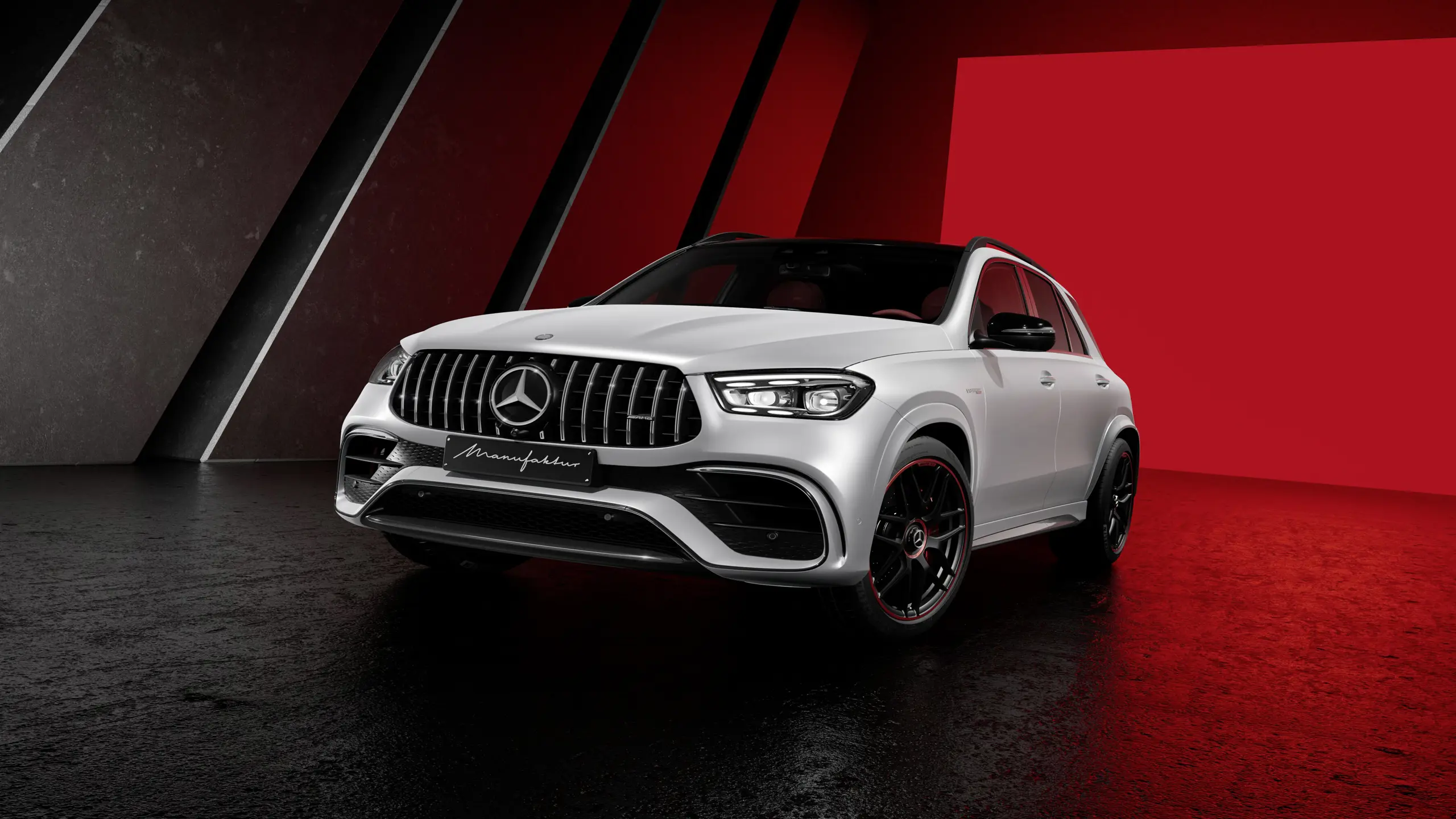Dominance on the road: The Mercedes-AMG GLE and GLS “MANUFAKTUR Arctic Silver” Edition